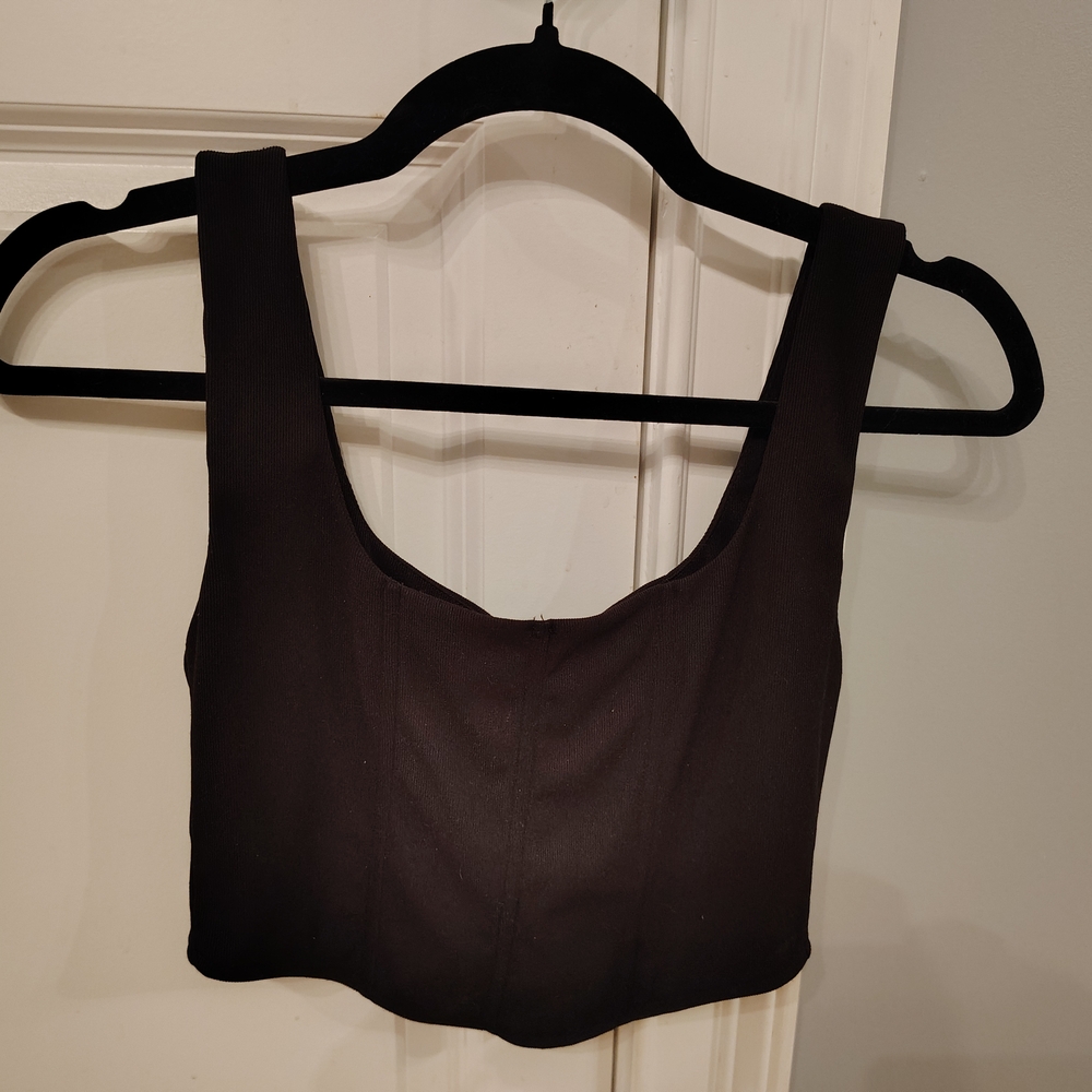 Black Sleeveless Crop Top‎ Victoria+Sophia Medium Crop